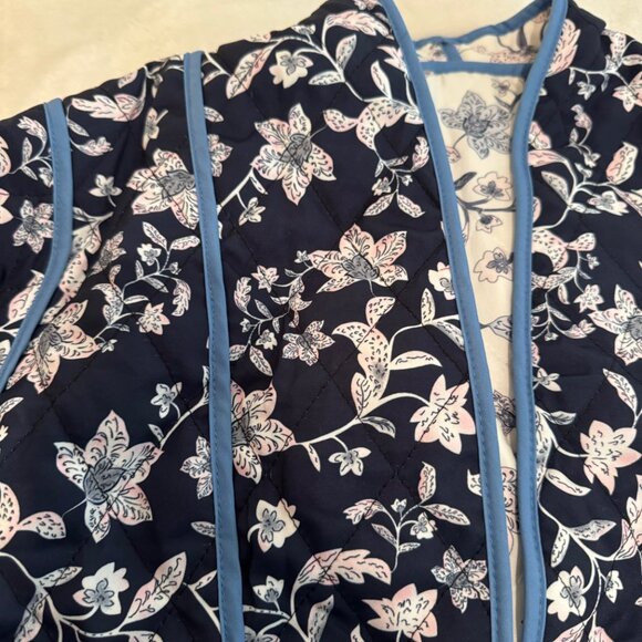 Reversible Quilted Cropped Floral Jacket Blues/White - Picture 3 of 12